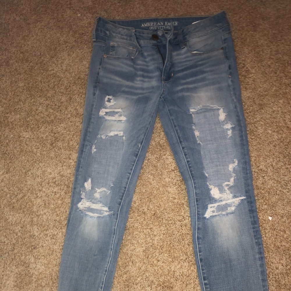 Light American Eagle Ripped Jeans